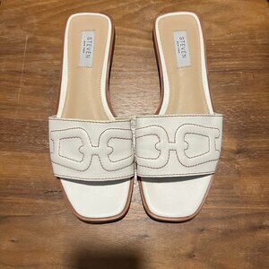 LIKE NEW SIZE 8 Hazie Slide Sandal